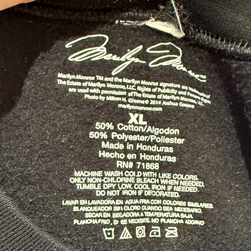 Marilyn Monroe Holiday Black Sweatshirt - Picture 10 of 10
